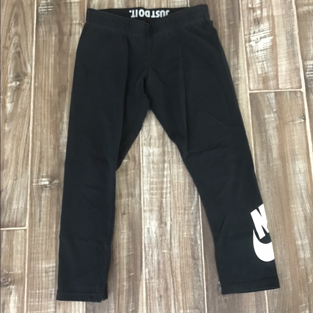 Capri Nike