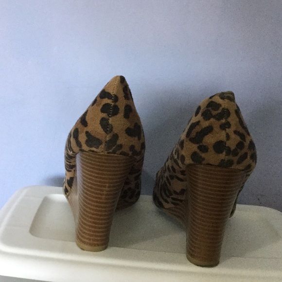 Hot Cheetah Print Wedges - Picture 3 of 3