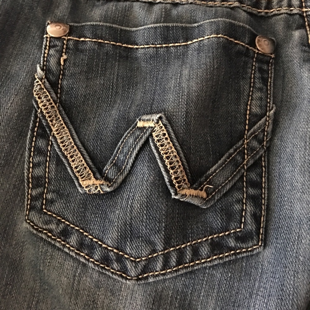 Size 9/10 length 32 wrangler jeans