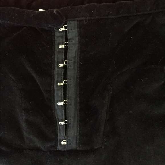 Velvet shorts - Picture 3 of 6