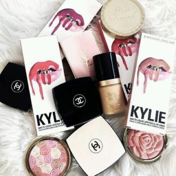 💕5 ⭐️ Rated! Mystery High End Makeup Box💕 - Picture 5 of 8