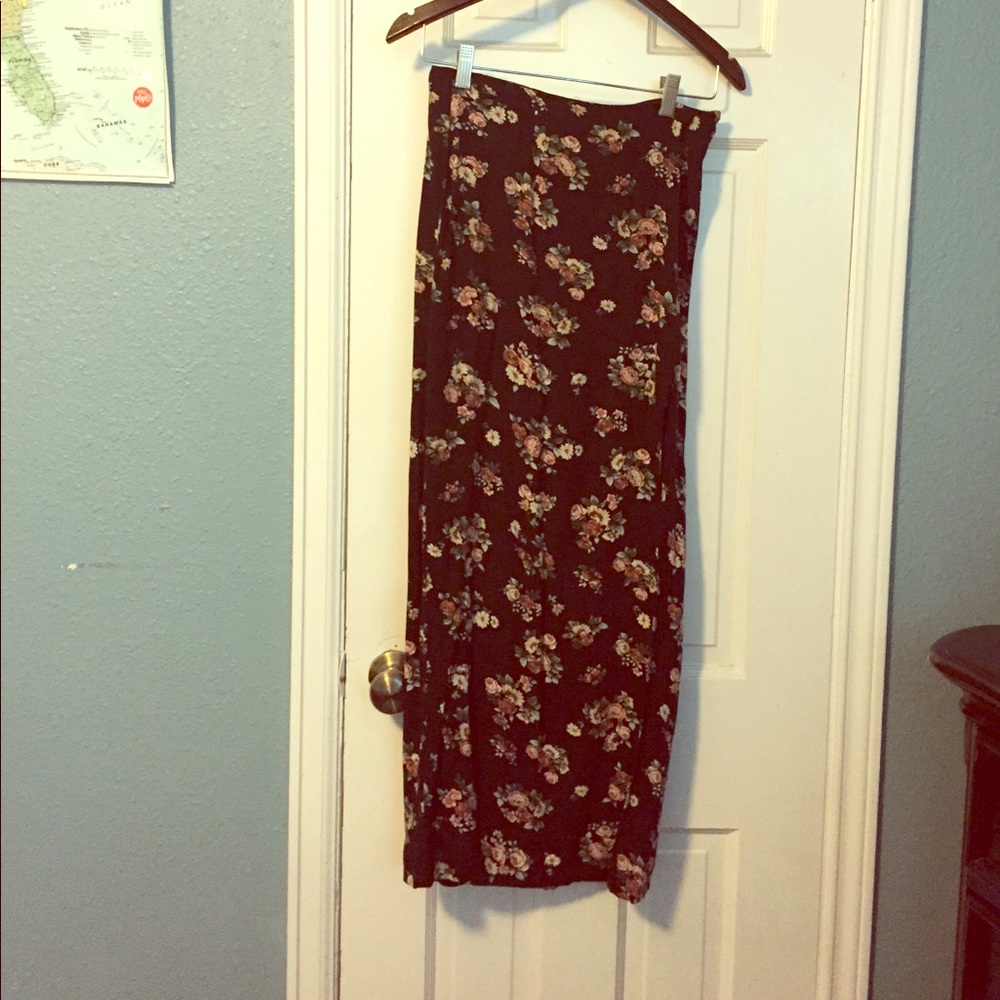 Long floral skirt with slit
