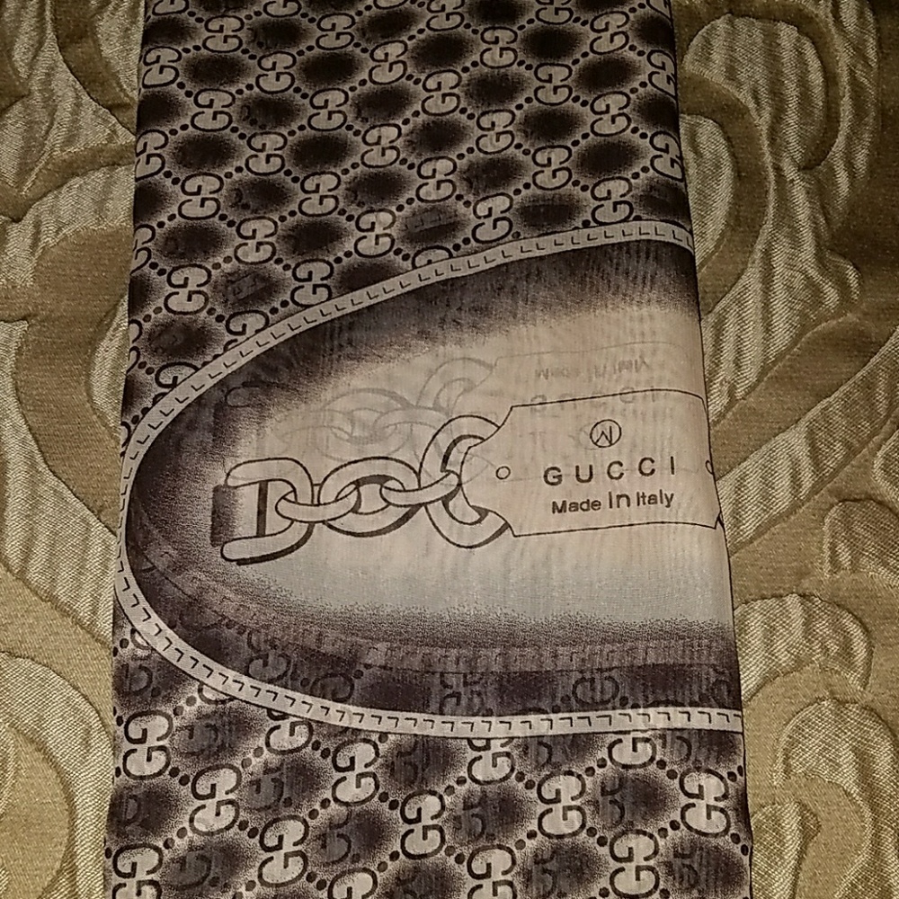 Gucci scarf