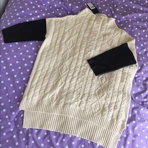 NEVER BEEN WORN GUESS Cable Knit Sweater