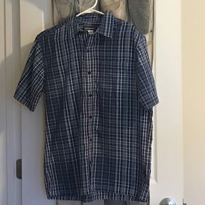 Men's button up short sleeves shirt
