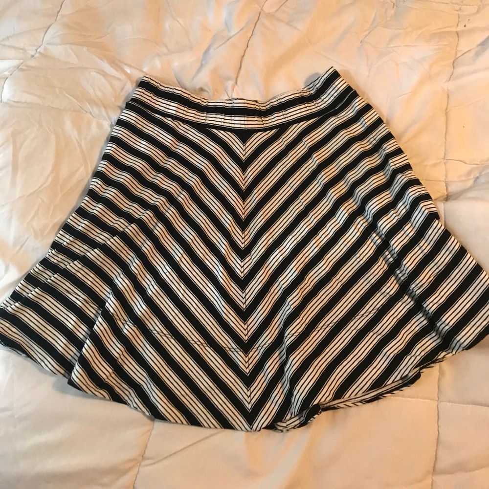 Black and white stripped skater skirt