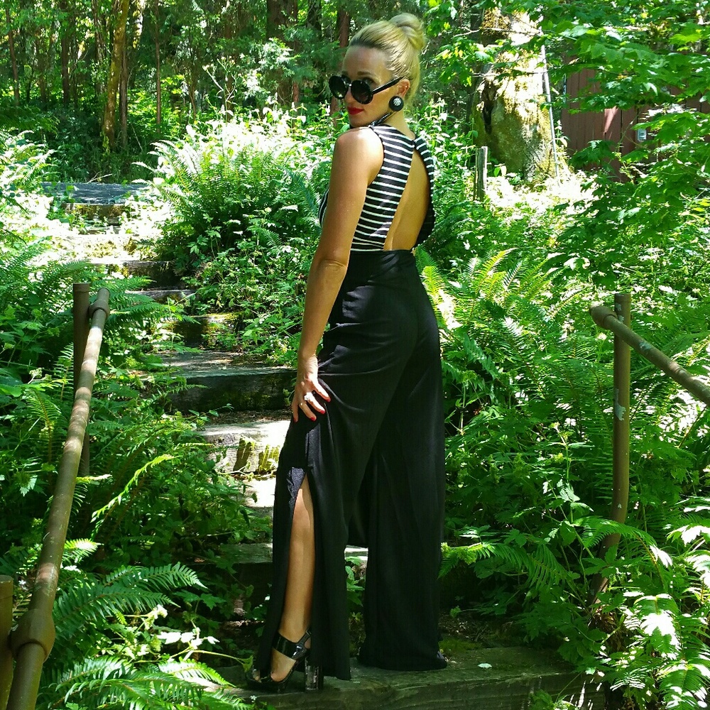 💋LAST 1💋 Oh so Chic and classy jumpsuit! - Picture 4 of 4