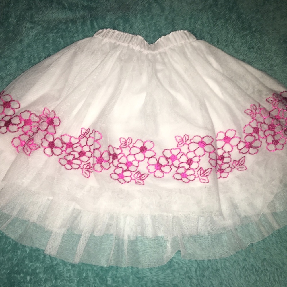 Girls white skirt. Size 7