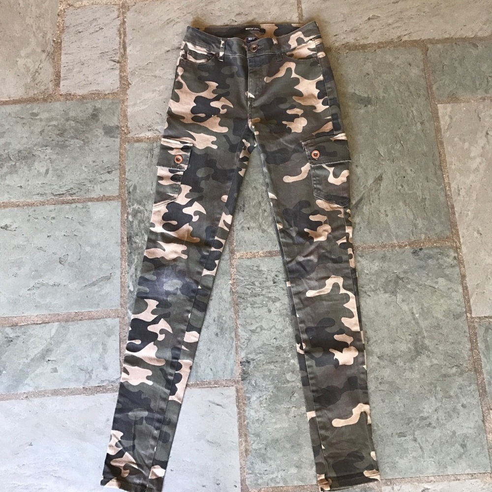 Camo skinny jeans