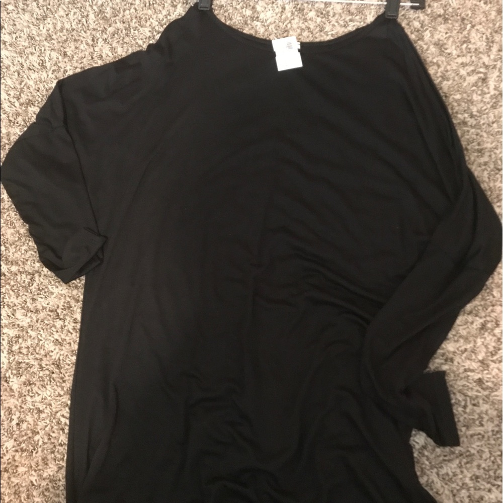 Never worn. Plain black piko.