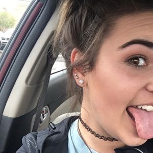 Meet your Posher, Ava