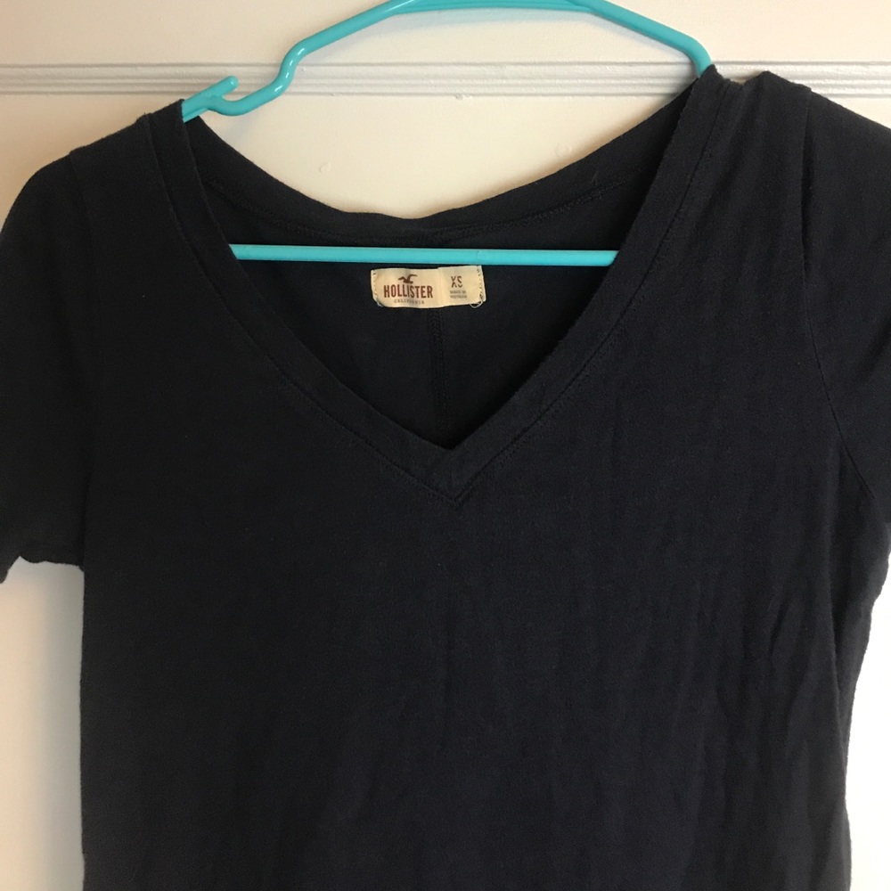 ❗️4 items for $8 ❗️Hollister navy blue v-neck