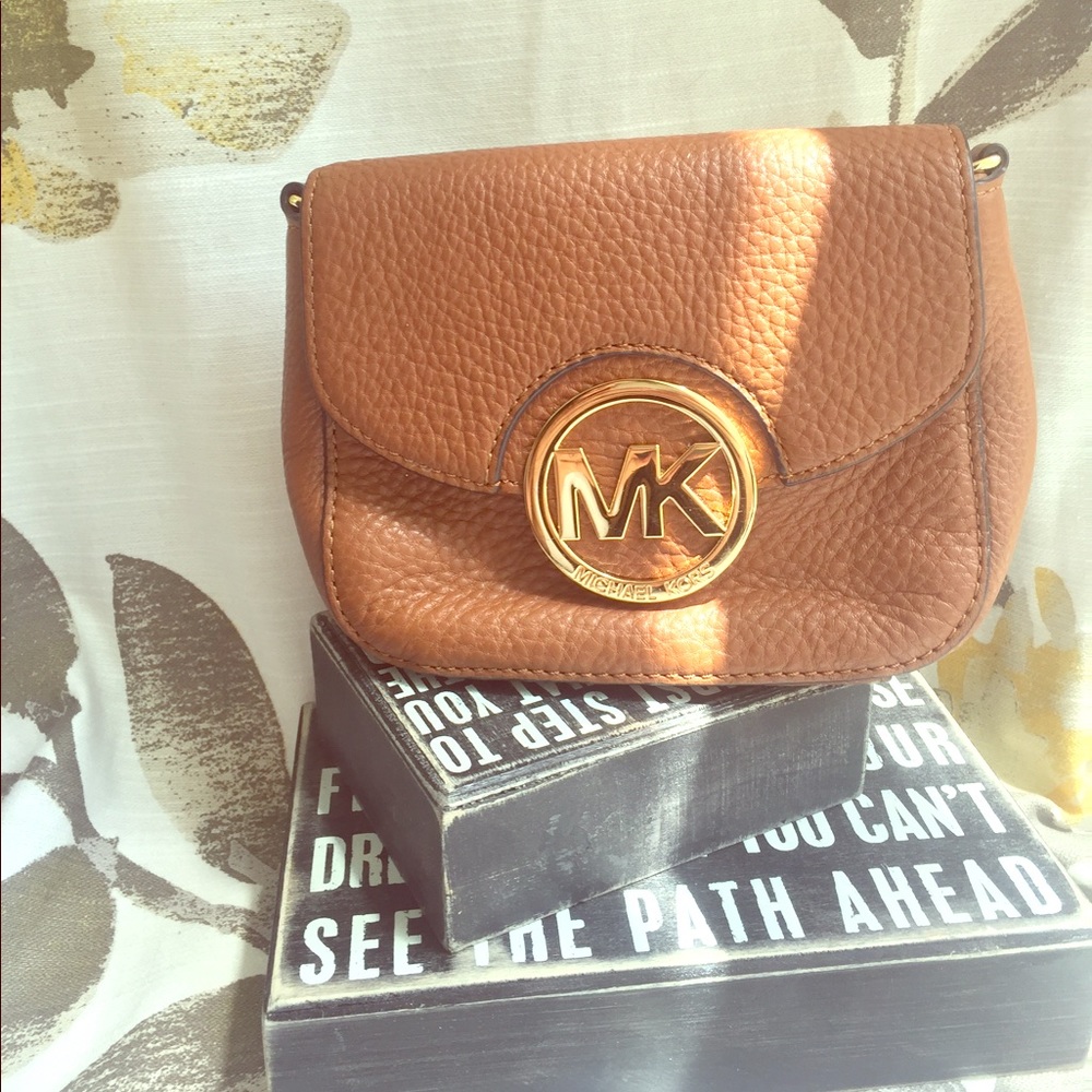 Micheal Kors lightly used Clutch/purse.