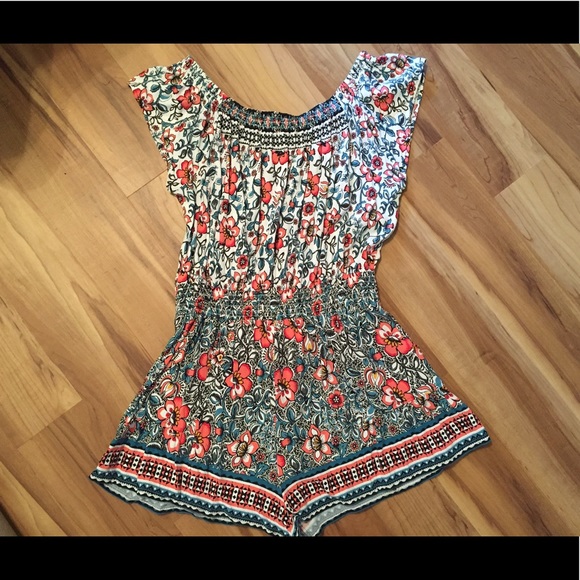 Express Floral Off Shoulder Romper, size medium - Picture 6 of 6