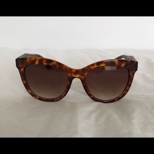 Tahari Sunglasses