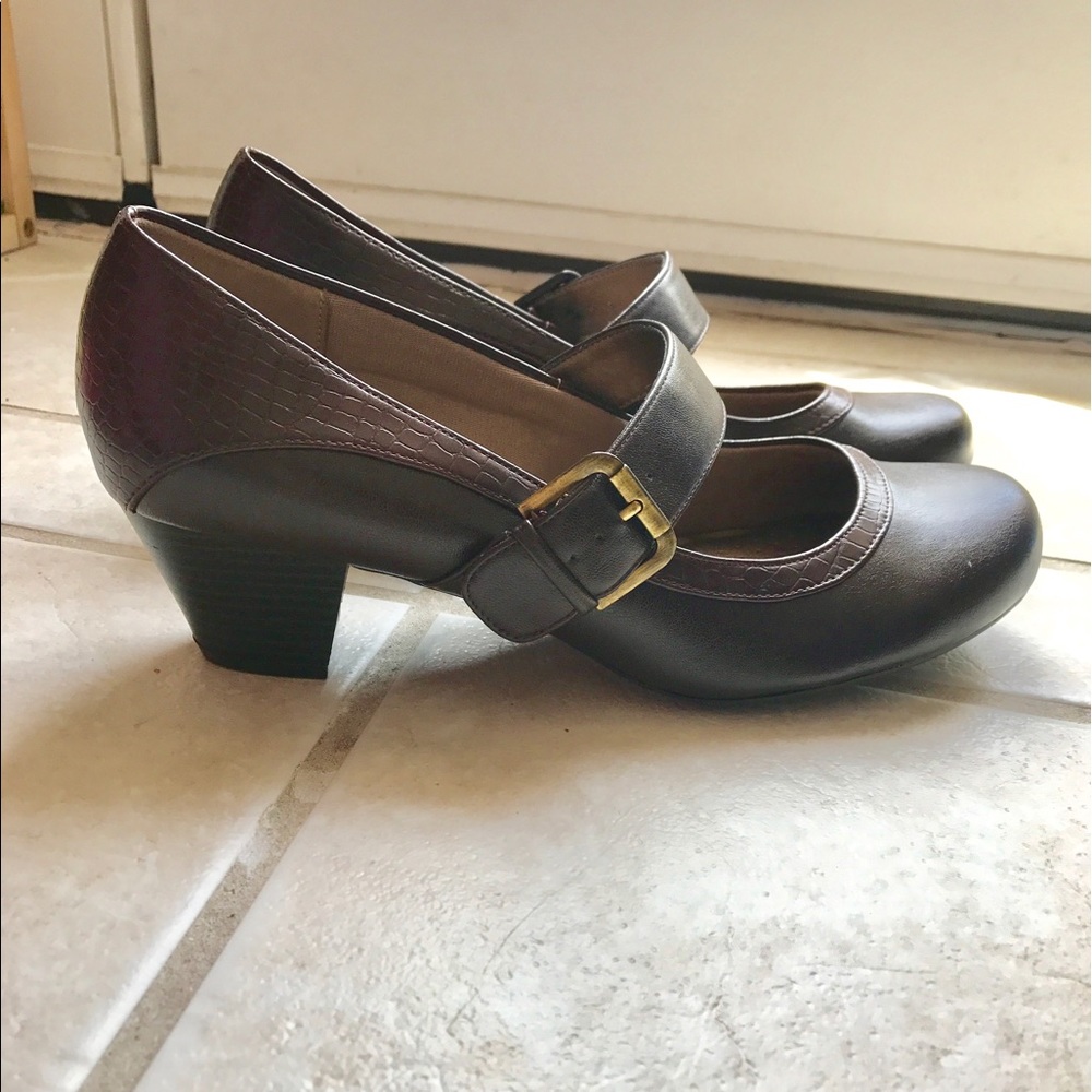 Life Stride pumps