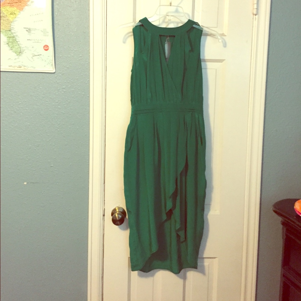 High neck emerald green high low