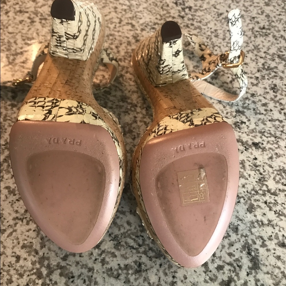 Prada!! - Picture 4 of 4