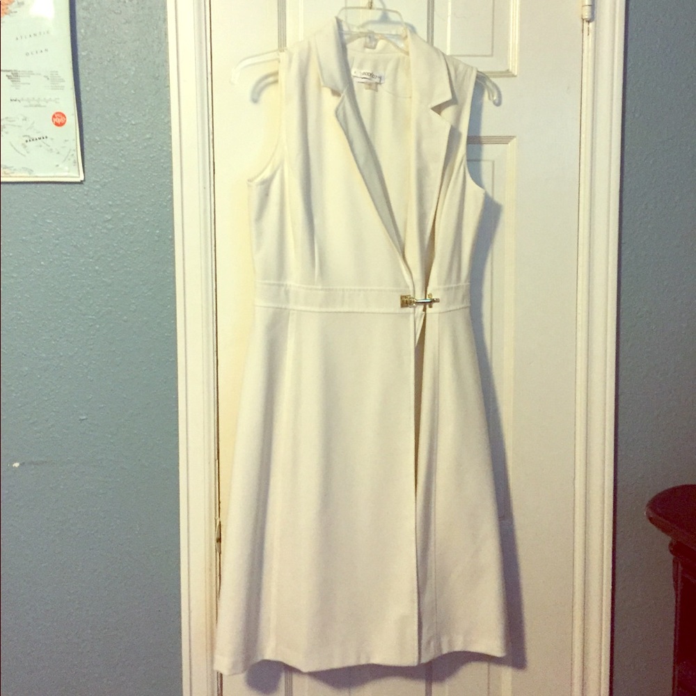 White strap collared dress