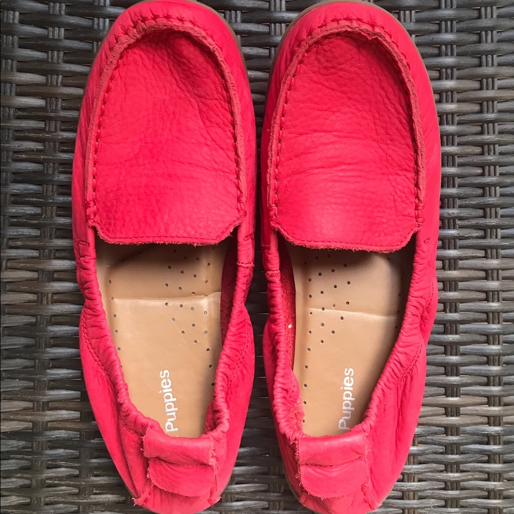 Hush Puppies || Red Leather