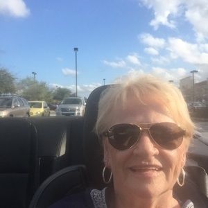 Meet your Posher, Connie