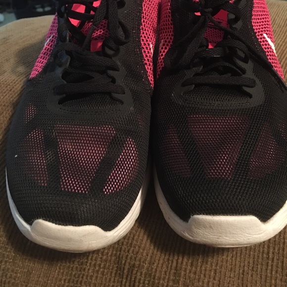 Nike sz 10 pink/black shoes EUC!! - Picture 4 of 4