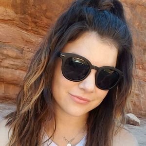 Meet your Posher, Daisy