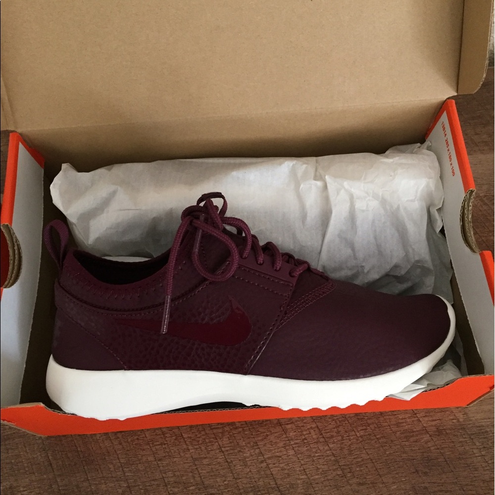 Maroon Nike juvenate shoes 6.5
