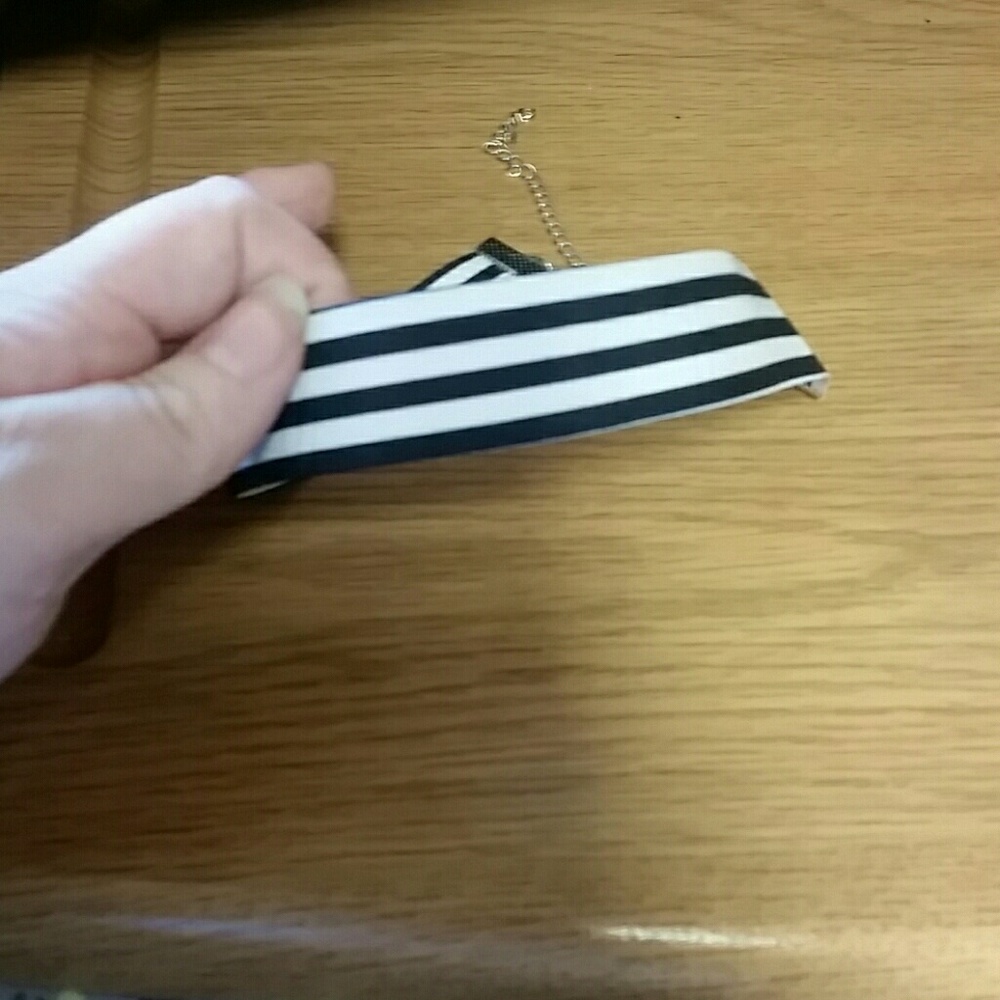 Black and white striped choker (Luna)