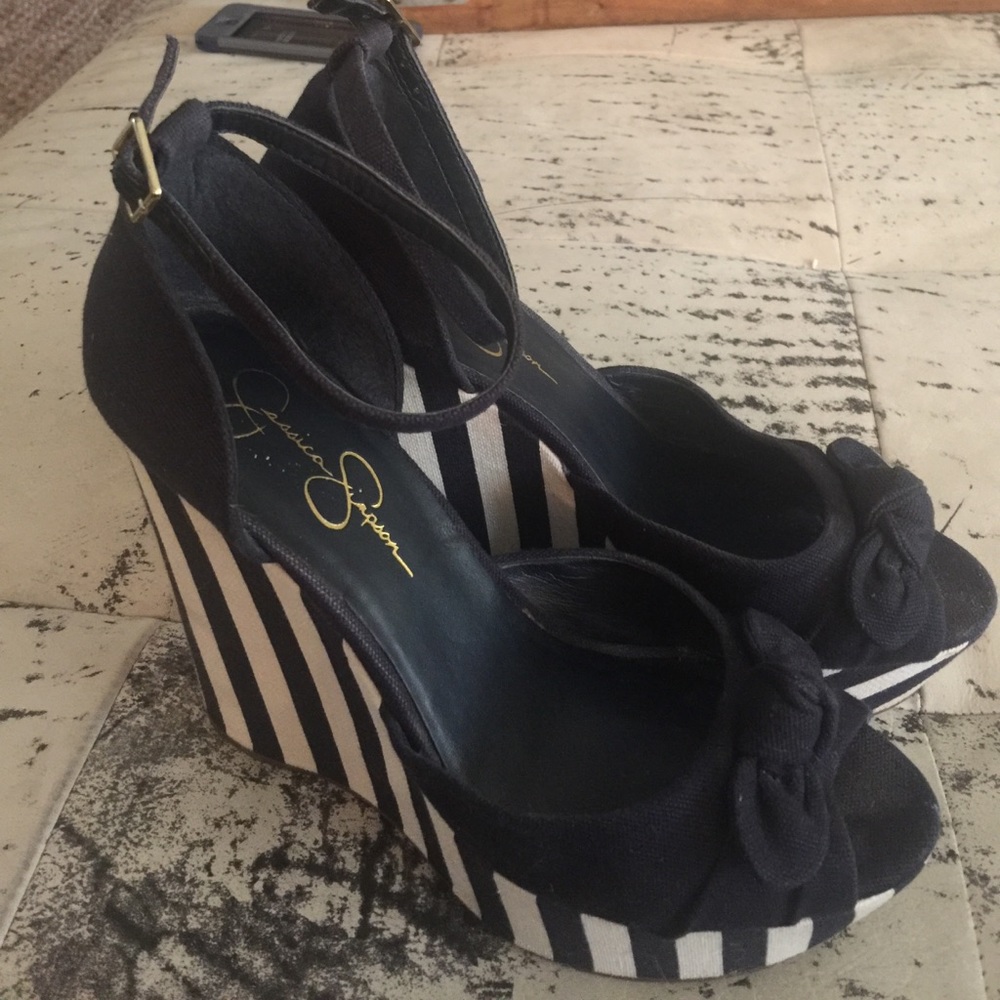 Jessica Simpson Navy and white wedge!