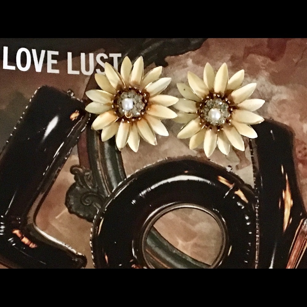 VINTAGE GOLD YELLOW RHINESTONES FLOWER EARRINGS