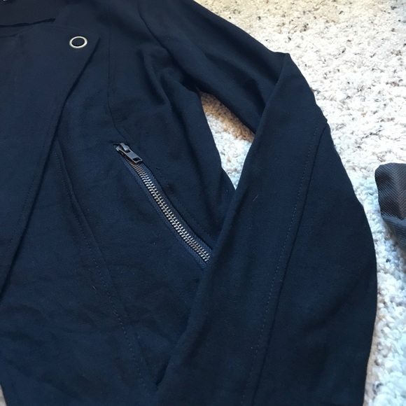 Cabi size  small jacket - Picture 3 of 3