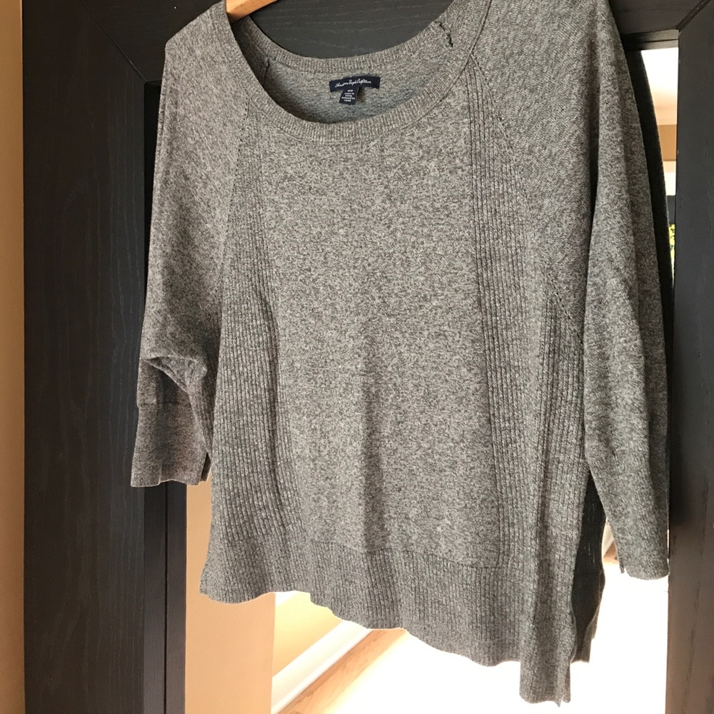 Am Eagle Outfitters sweater, 3/4 length sleeves