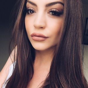 Meet your Posher, Leanne