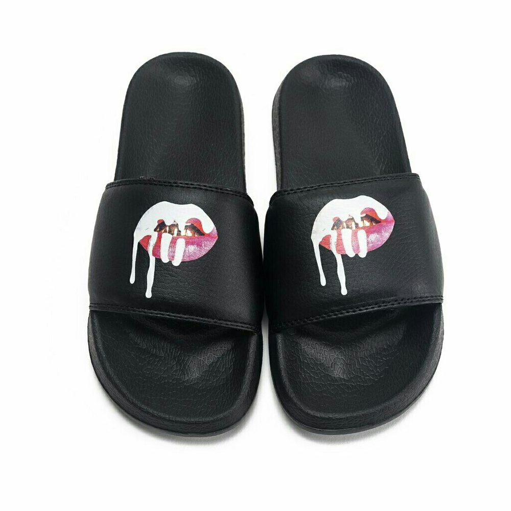 [SOLD] Kylie Lip Slides - Black [SOLD]