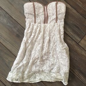 Lace sweetheart strapless dress