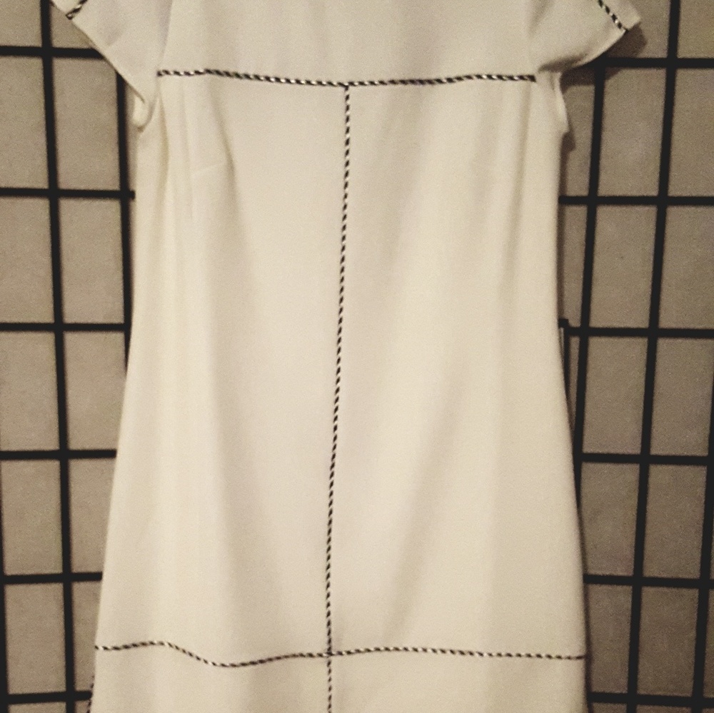 Dress - Picture 3 of 4
