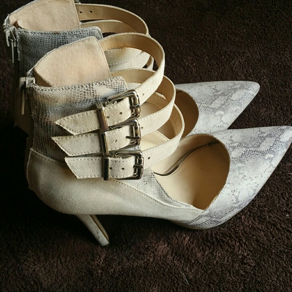 *SOLD*Jessica Simpson suede heels - Picture 3 of 7
