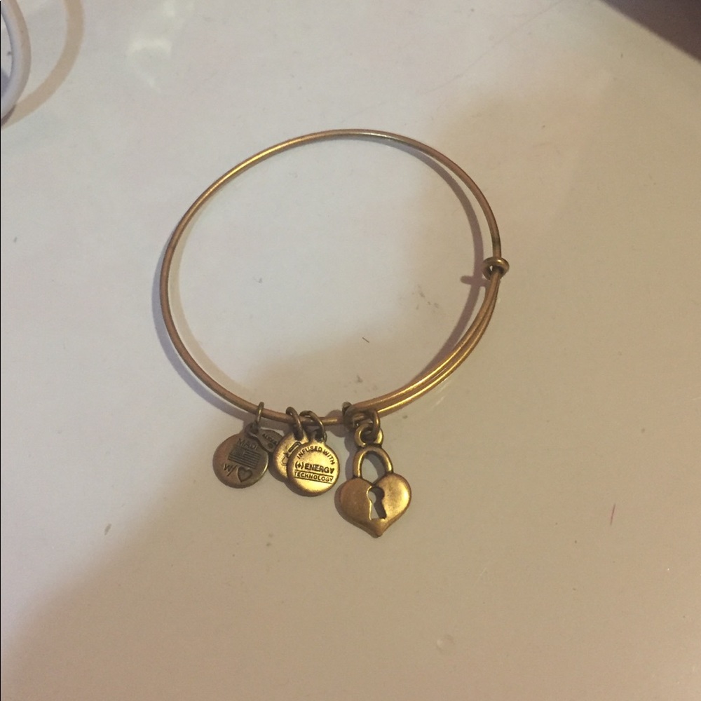 Heart lock charm bracelet