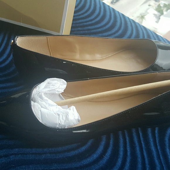 SOLD!Michael Kors Arianna patent leather flats sz8 - Picture 5 of 7