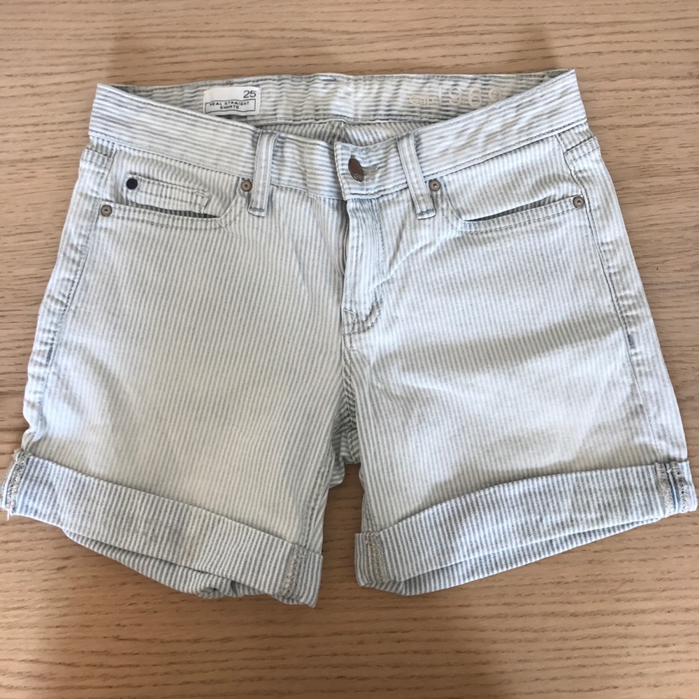 GAP Real Straight Shorts