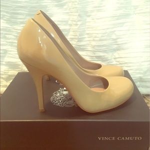 Vince Camuto beige patent heels
