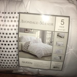 Queen Bedding