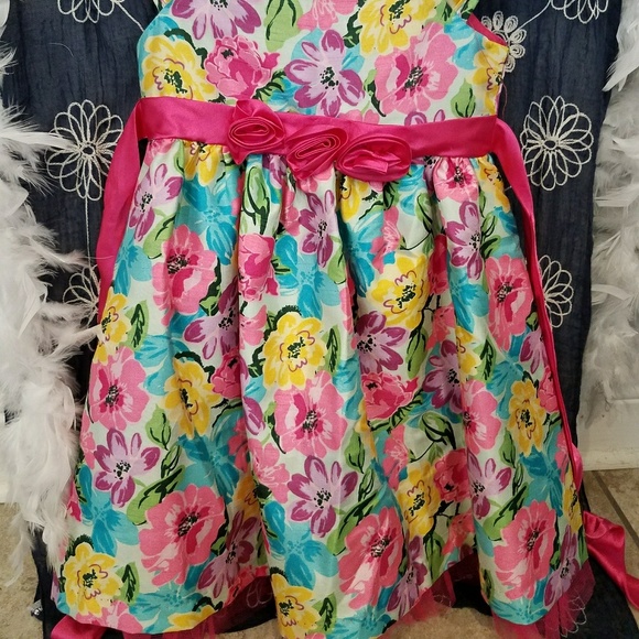 Girl Dress size 5 - Picture 2 of 2
