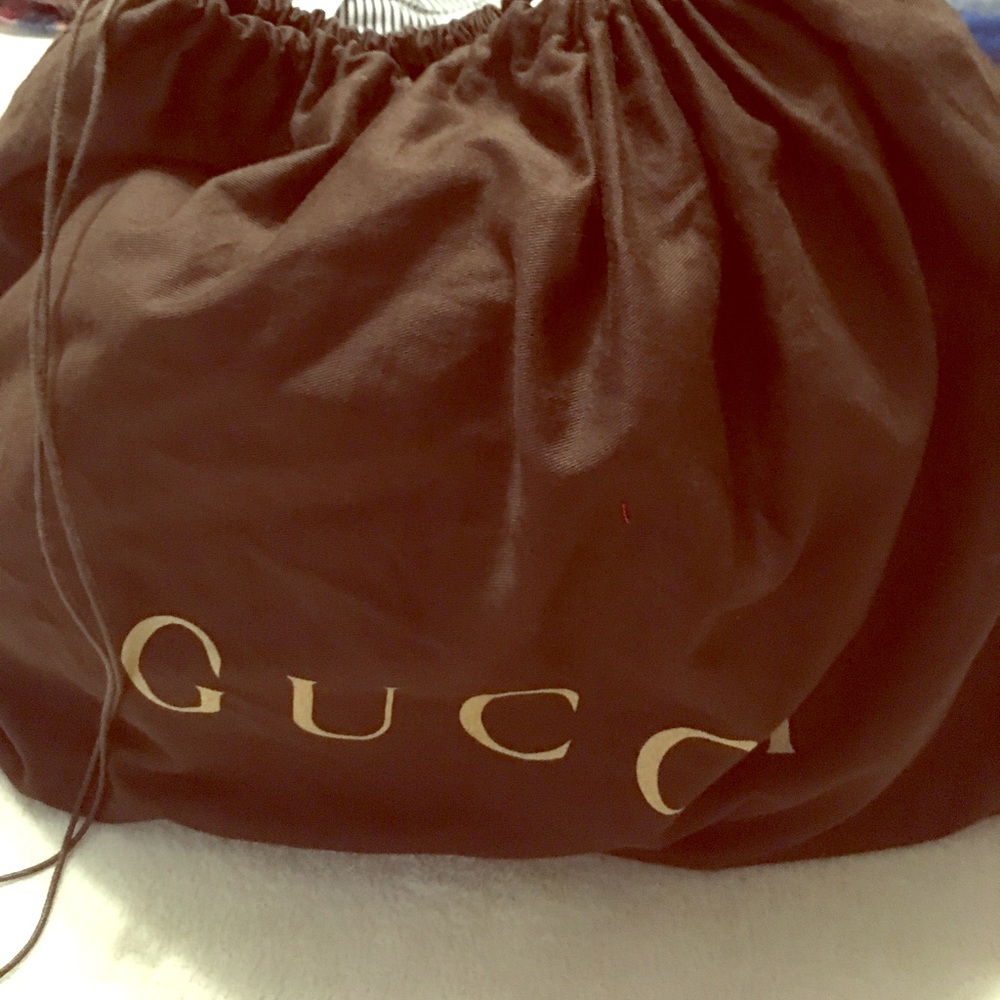 Almost brand new Gucci leather bag