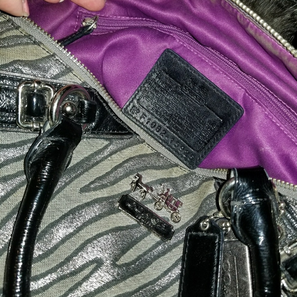 Authentic Coach Purse - Picture 4 of 6