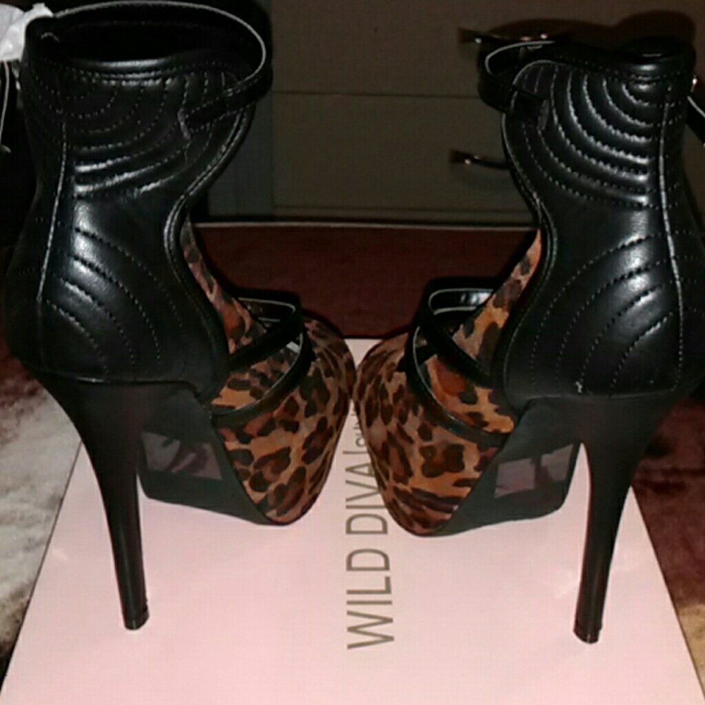 Heels - Picture 4 of 5