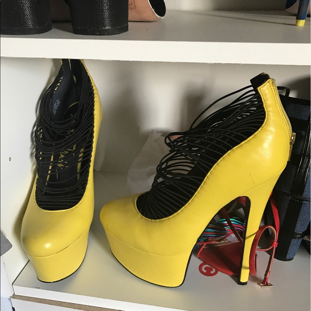 Shoes - Picture 3 of 3