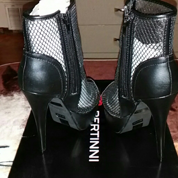 Heels - Picture 4 of 5