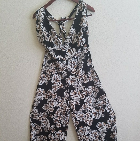Plus Floral Romper/Jumpsuit - Picture 2 of 2